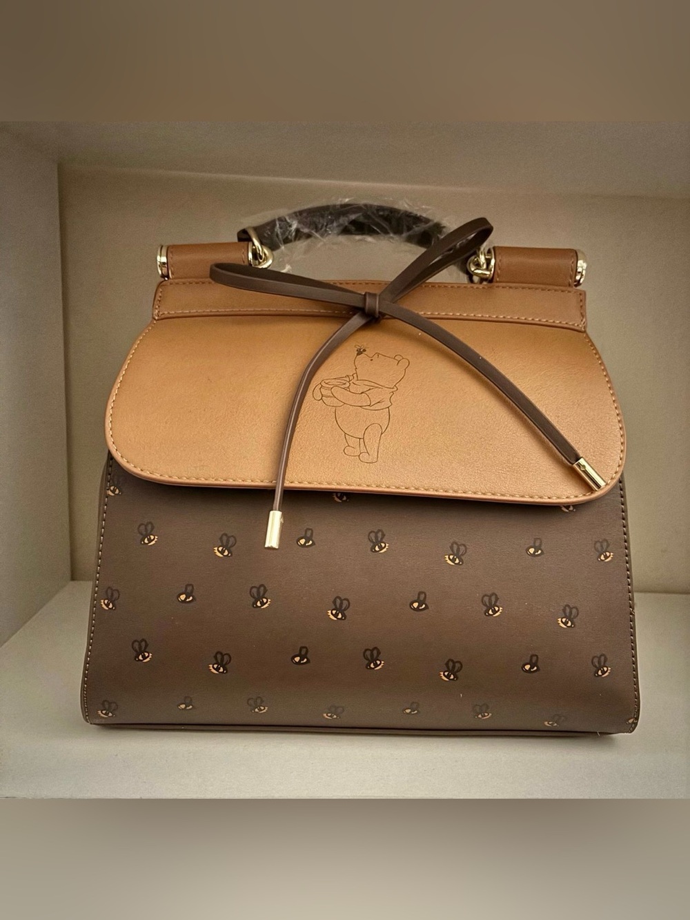 Loungefly Disney Winnie the Pooh Bees Allover Print Handbag – BoxLunch Exclusive